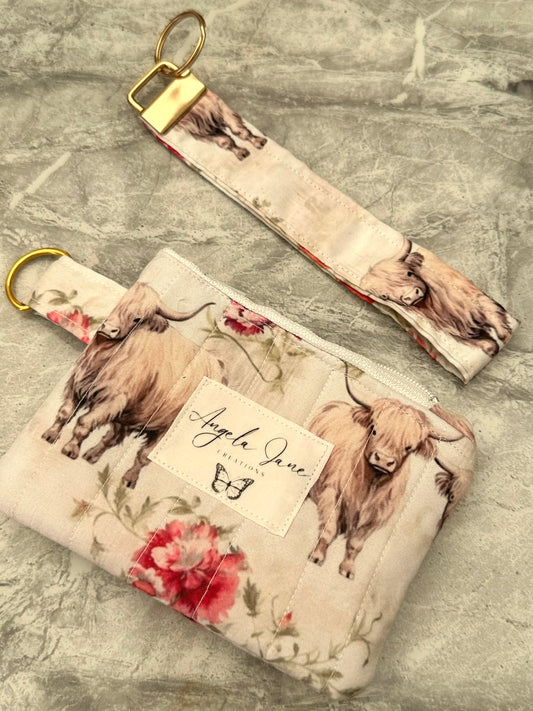 Floral Highland Cow. Wristlet. (😄. Uk. FREE DELIVERY)