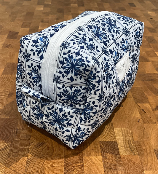 Blue Tile. Makeup Bag. (😄. Uk. FREE DELIVERY)