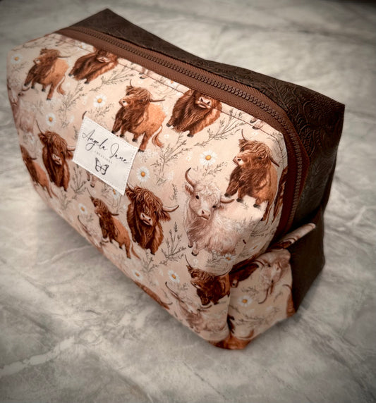 Highland Cow. Makeup Bag. (😄. Uk. FREE DELIVERY)