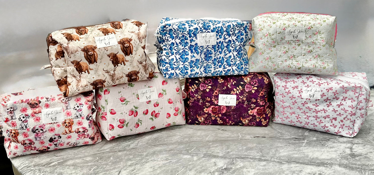 Makeup Bags.       (😄. Uk. FREE DELIVERY)