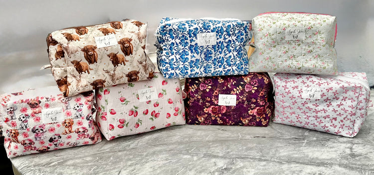 Makeup Bags.       (😄. Uk. FREE DELIVERY)