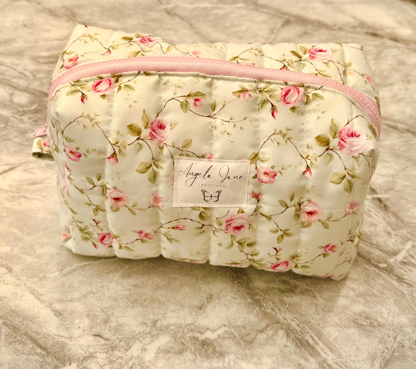 Rose Garden. Makeup Bag.        (😄. Uk. FREE DELIVERY)