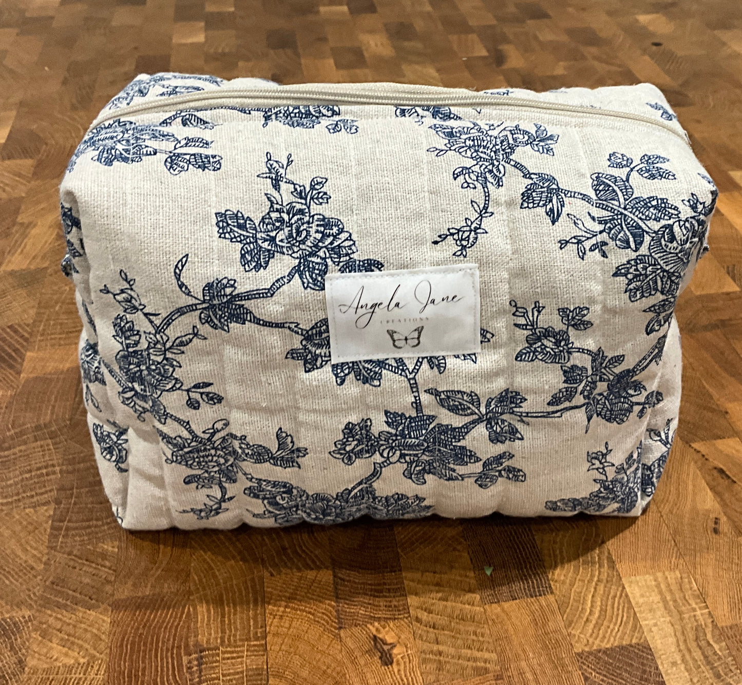 Beige Blue Floral. Makeup Bag.     (😄. Uk. FREE DELIVERY)