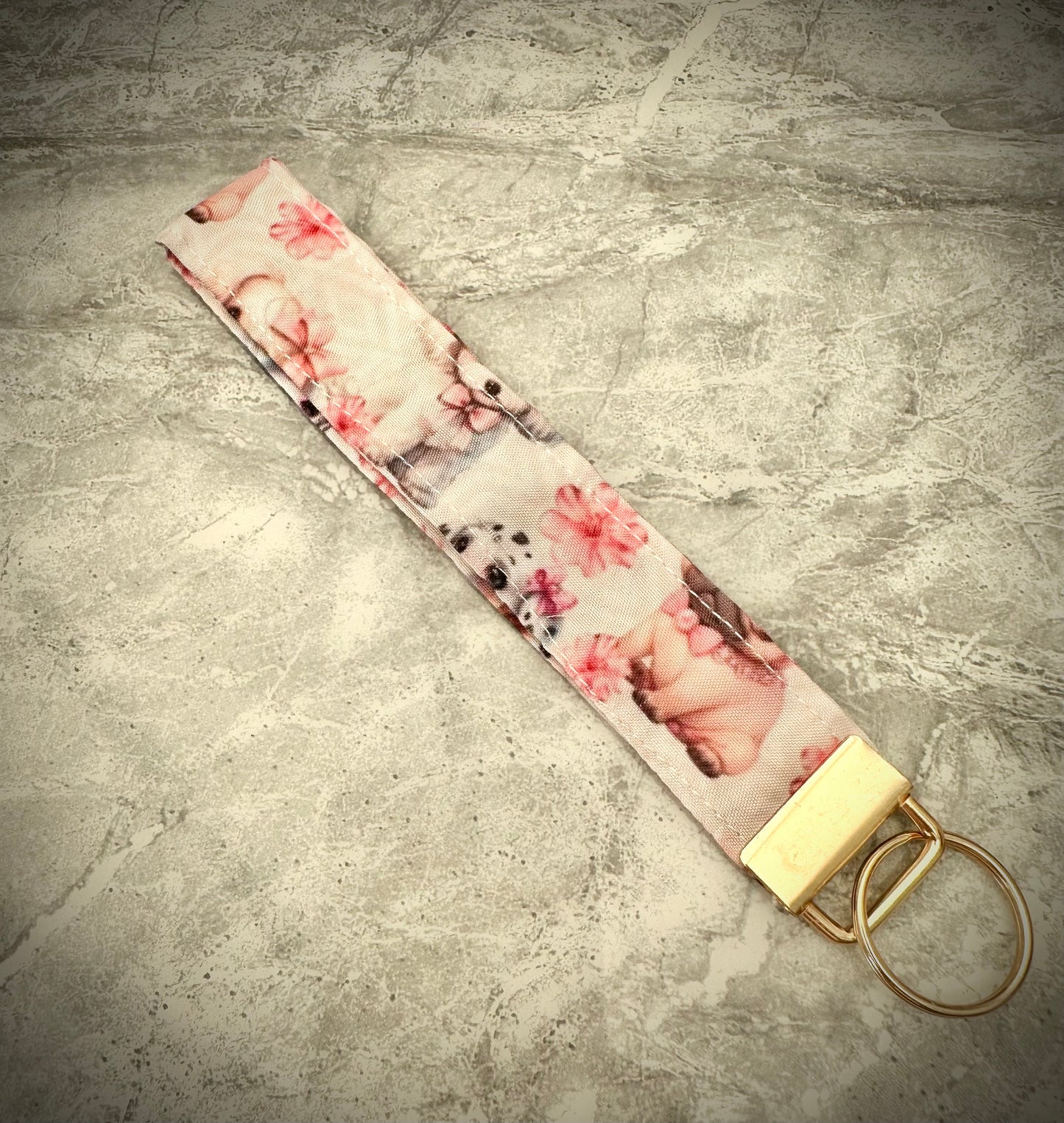 Pink Puppy Dog. Wristlet.    (😄. Uk. FREE DELIVERY)
