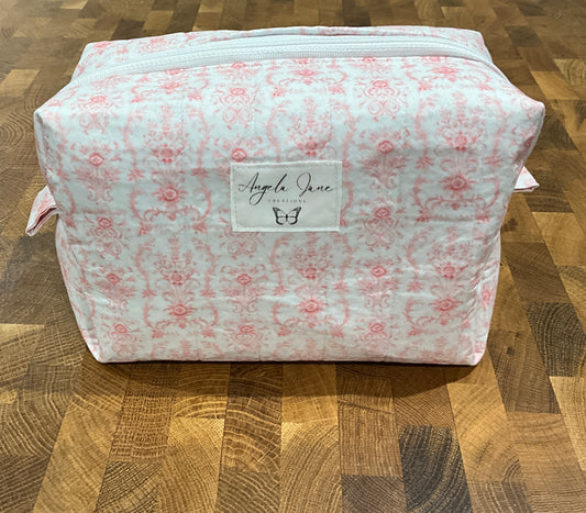 Vintage Peach. Makeup Bag.         (😄. Uk. FREE DELIVERY)