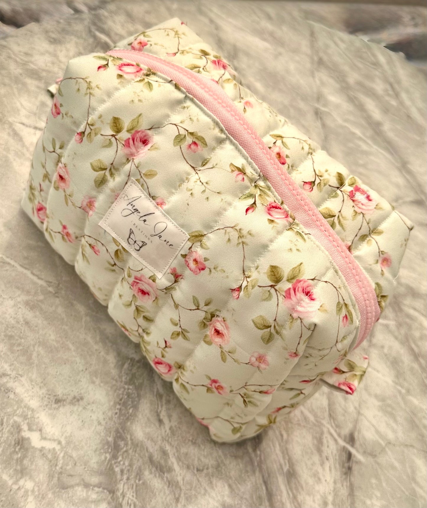 Rose Garden. Makeup Bag.        (😄. Uk. FREE DELIVERY)