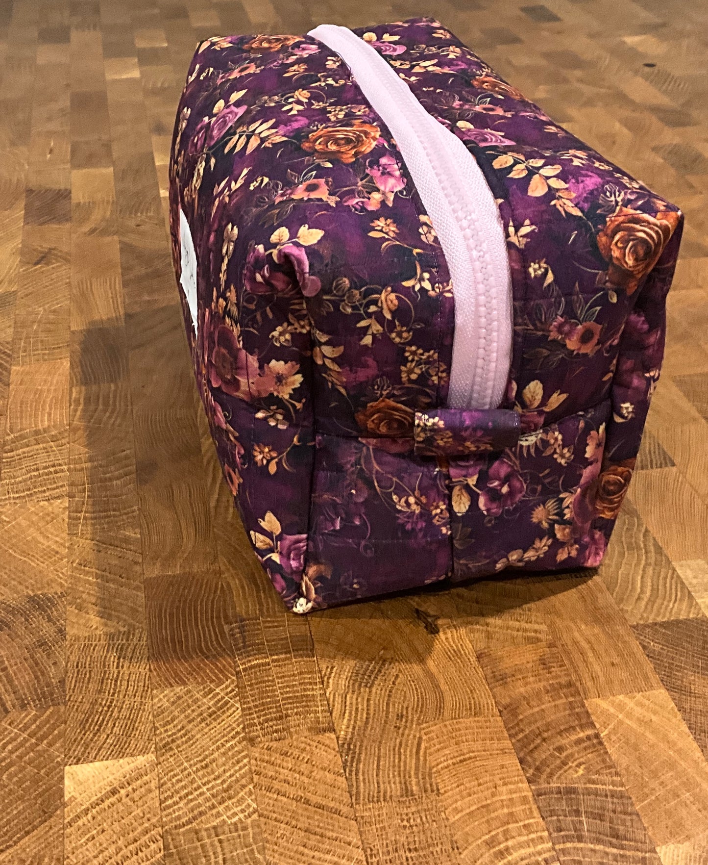Purple Floral. Makeup Bag.        (😄. Uk. FREE DELIVERY)