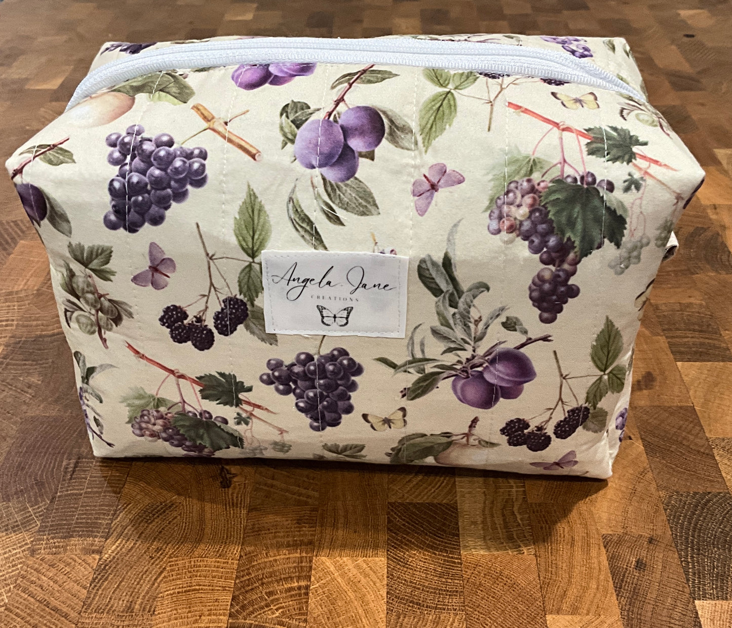 Grapevine.  Makeup Bag.      (😄. Uk. FREE DELIVERY)