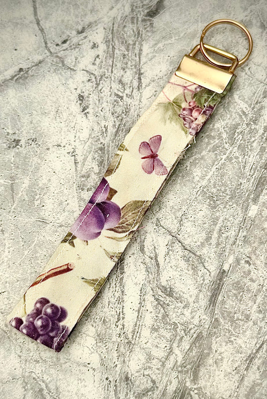 Grapevine Wristlet.       (😄. Uk. FREE DELIVERY)