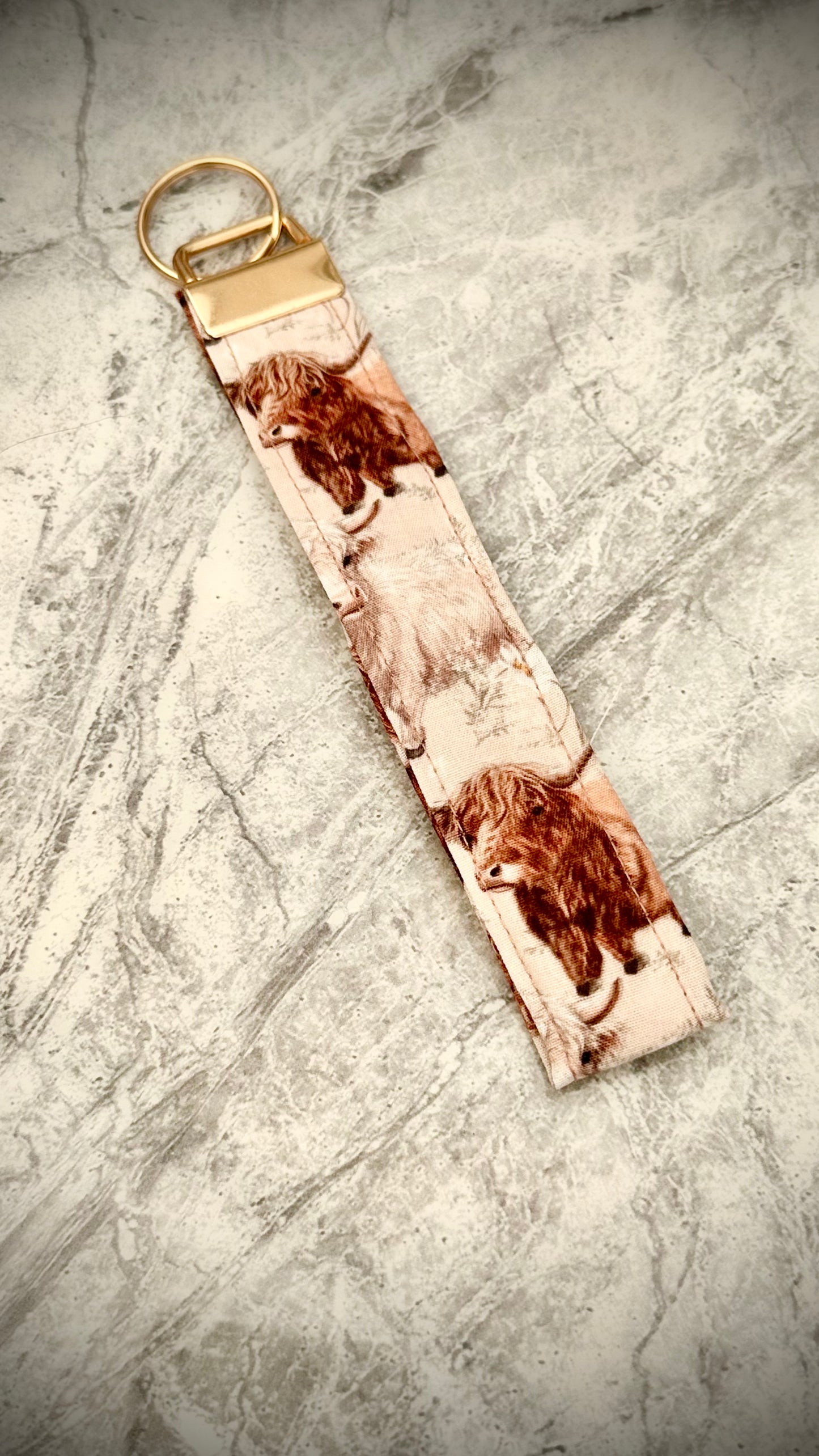 Highland Cow. Wristlet.     (😄. Uk. FREE DELIVERY)